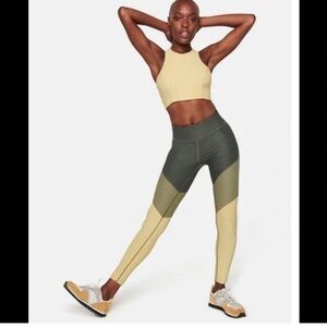 Outdoor Voices 7/8 Springs Leggings in Olive/Willow
